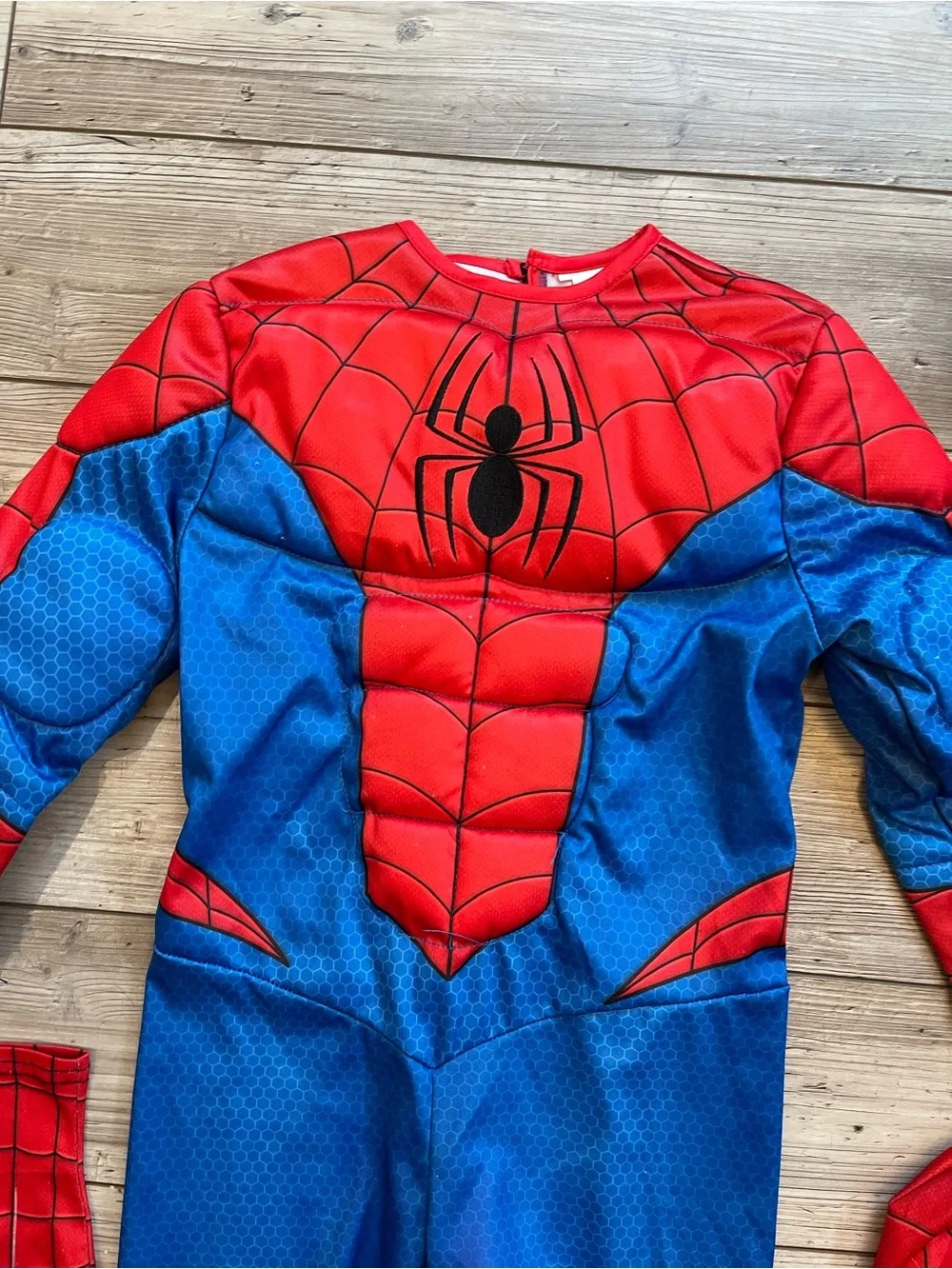 Marvel | Spiderman Costume w/ Mask & Gloves | Size: 5T - Picture 3 of 7